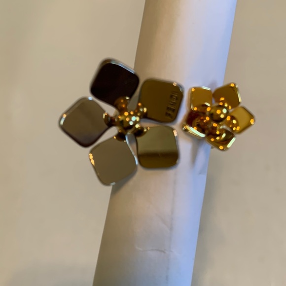 Fendi flower ring - Picture 2 of 4